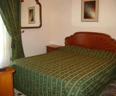 Dannuzza Hotel 3*